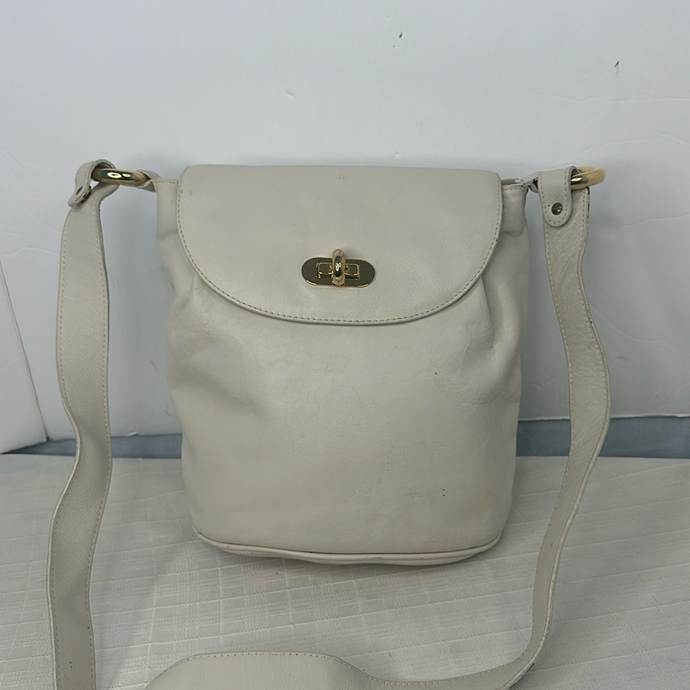 Vintage 60’s Nine West bone leather bag